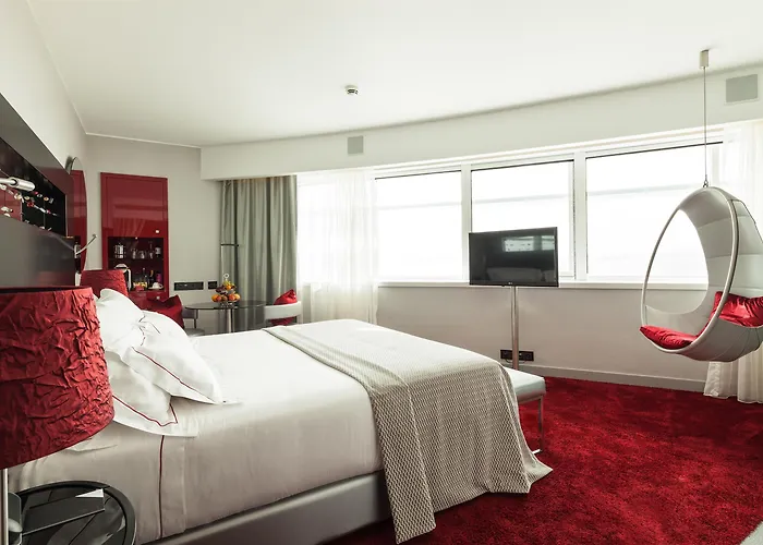 Hotel Myriad By Sana 5*