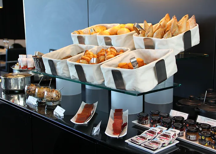 Hotel Myriad By Sana 5*